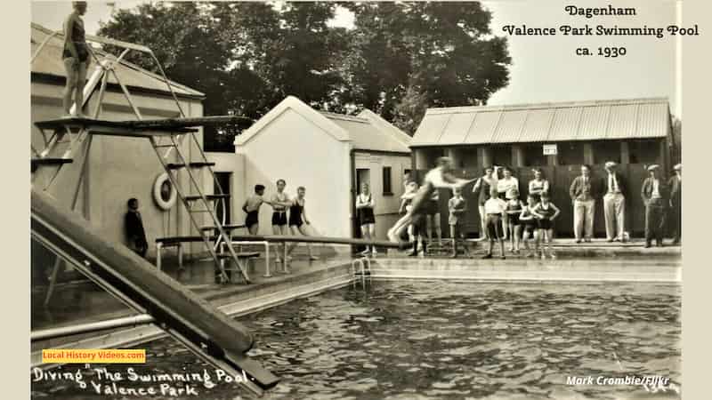 old postcard Dagenham Valence Park Swimming Pool, Real Photo Postcard ca. 1930