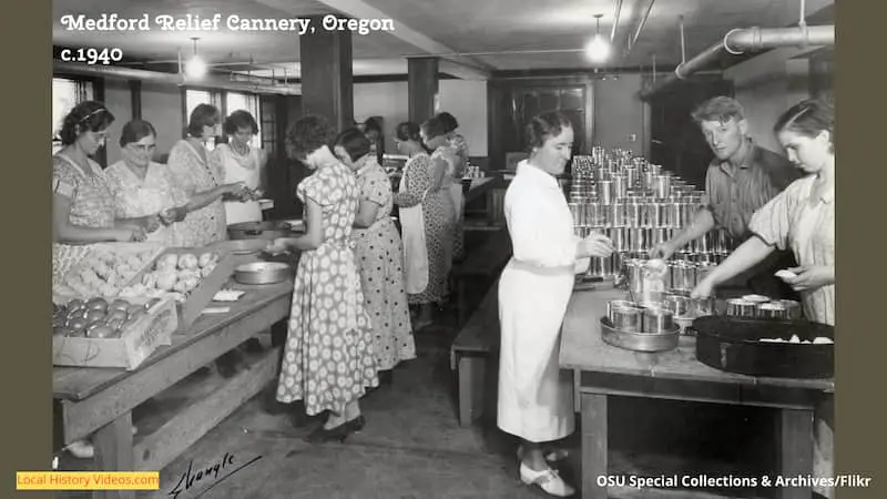 old photo of the Medford Relief Cannery Oregon 1940