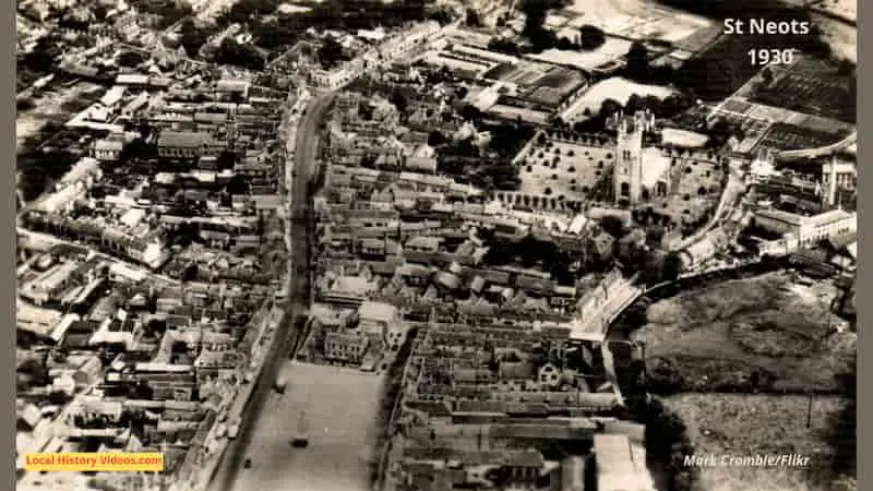 Old photo of St Neots from the air 1930