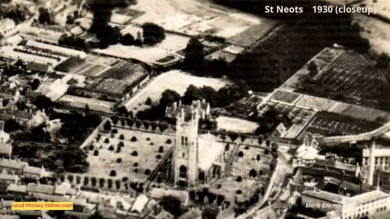 closeup 3 St Neots from the air 1930
