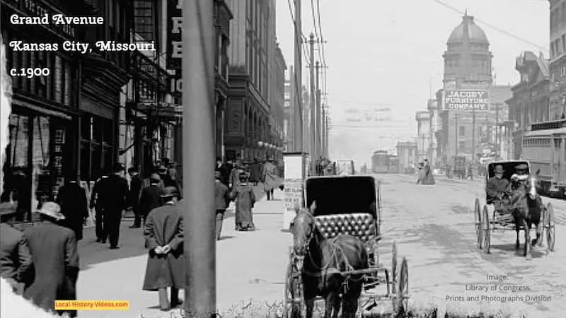 Closeup of an old photo of Grand Avenue, Kansas City, Missouri, taken around the beginning of the 20th Century