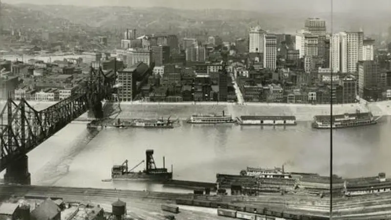 Closeup of the left hand side of the panorama photo of Pittsburgh, taken in the early 20th Century