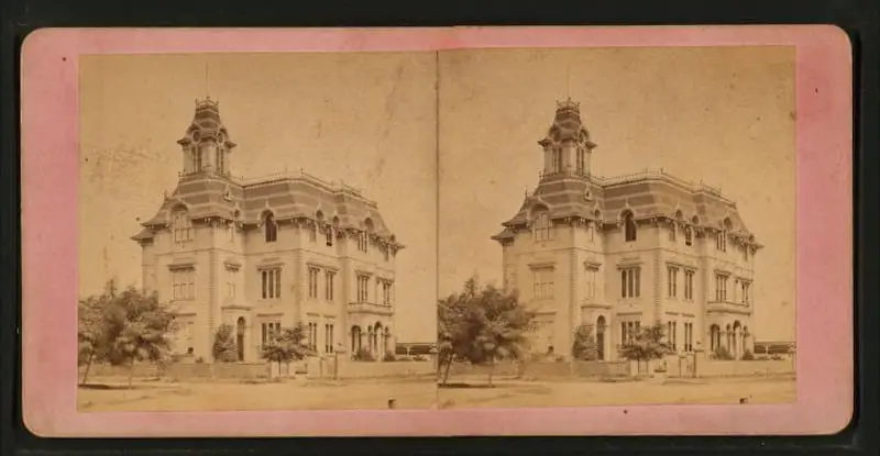 Old stereograph of the High School, at corner 12th and Market, Oakland