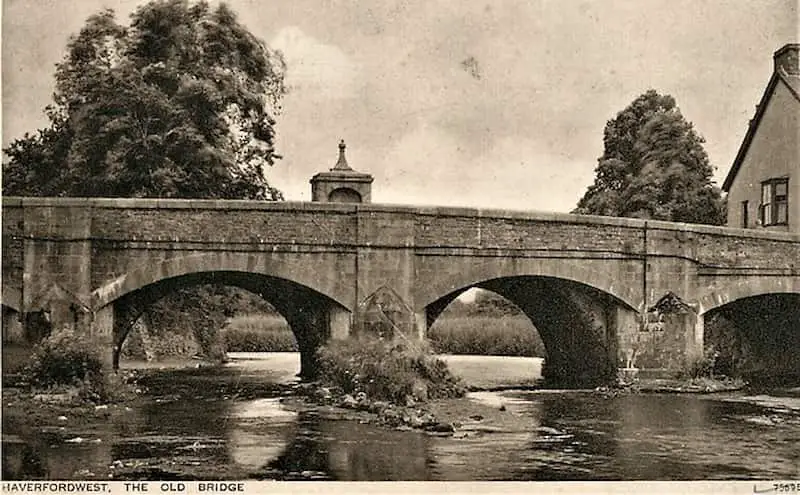 Old photo postcard of the old bridge at Haverfordwest, Pembrokeshire, Wales, taken in 1943