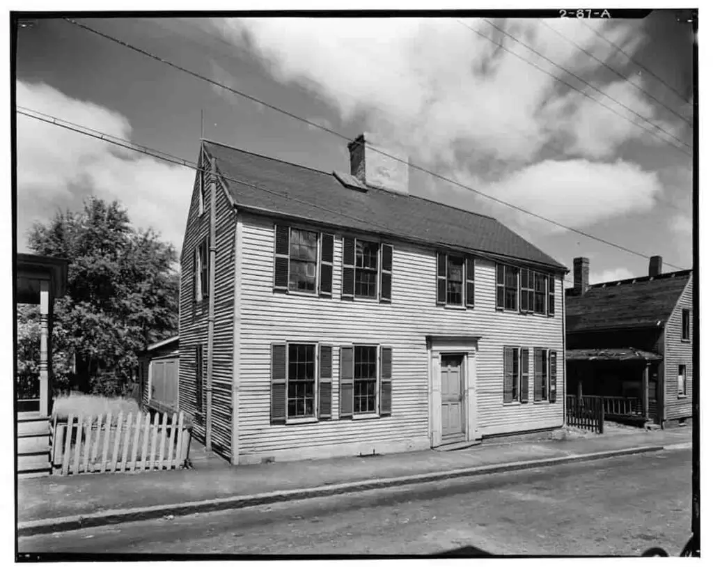 Old photo of Marden House, 32 Summer Street, Newburyport, Essex County, MA