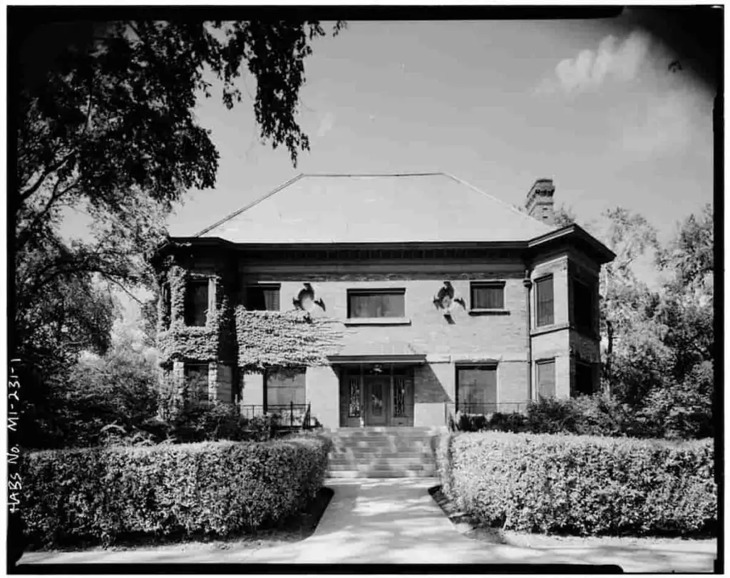 Old photo of Ransom E Olds house at 720 Washington Avenue & Main Street, Lansing, Ingham County, Michigan