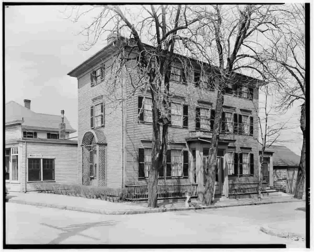 Old photo of Thibault House, 8 Summer Street, Newburyport, Essex County, MA