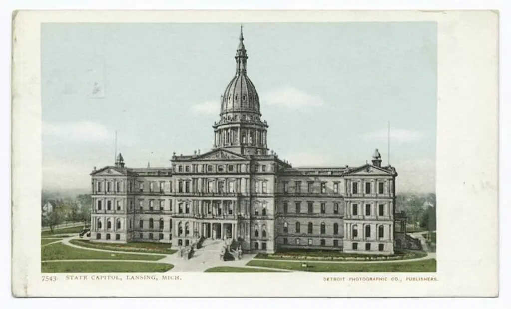Old postcard of the State Capitol at Lansing, Michigan