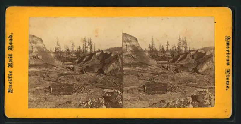 Old stereograph of Hydraulic mining in California, taken around 1870
