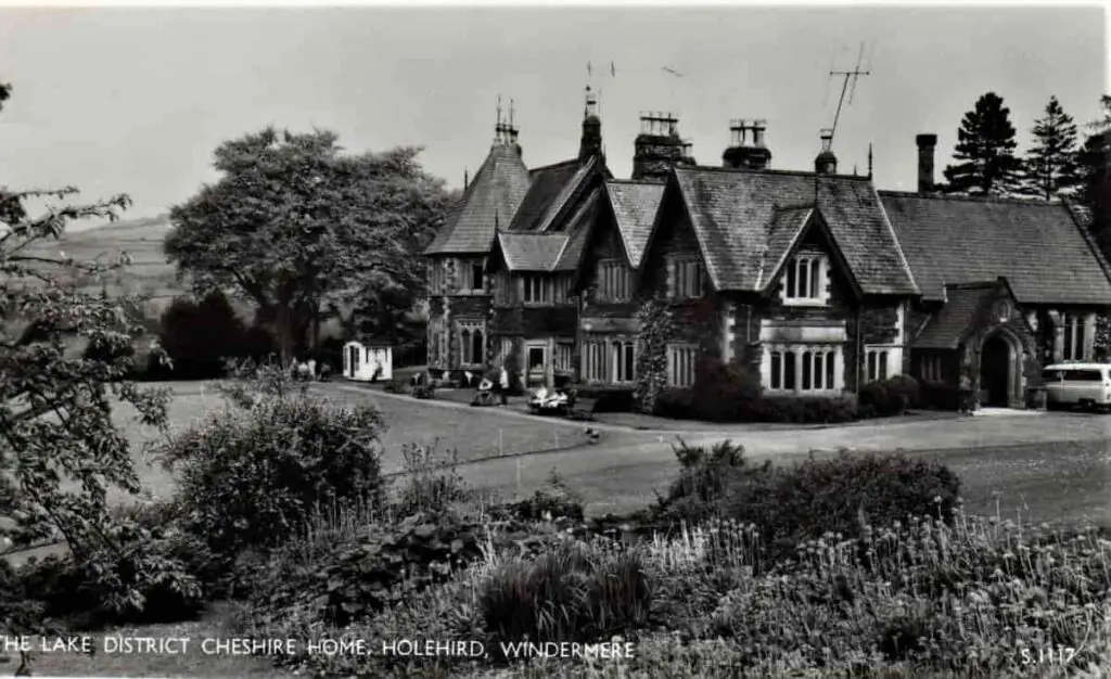 1950s postcard of the Lake District Cheshire Home at Holehird