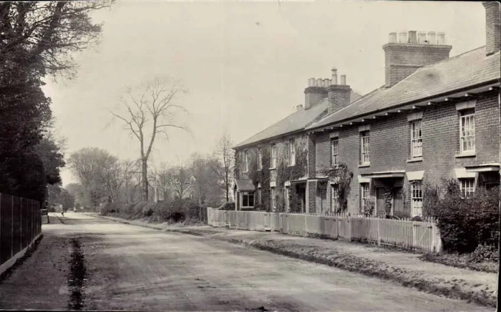 Old photo postcard of Aylesbury in Buckinghamshire, circa 1905