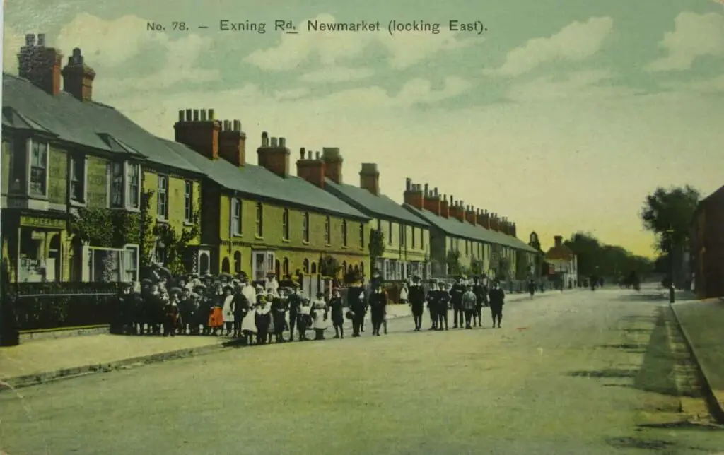 Old photo postcard of Exning Road in Newmarket, Suffolk