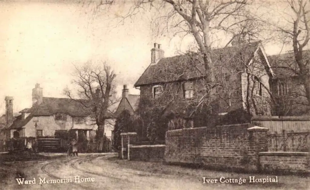 Old photo postcard of Iver Cottage Hospital, Buckinghamshire, circa 1924
