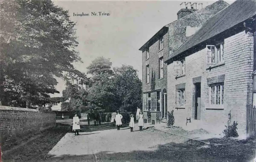 Old photo postcard of Ivinghoe, Buckinghamshire, circa 1905