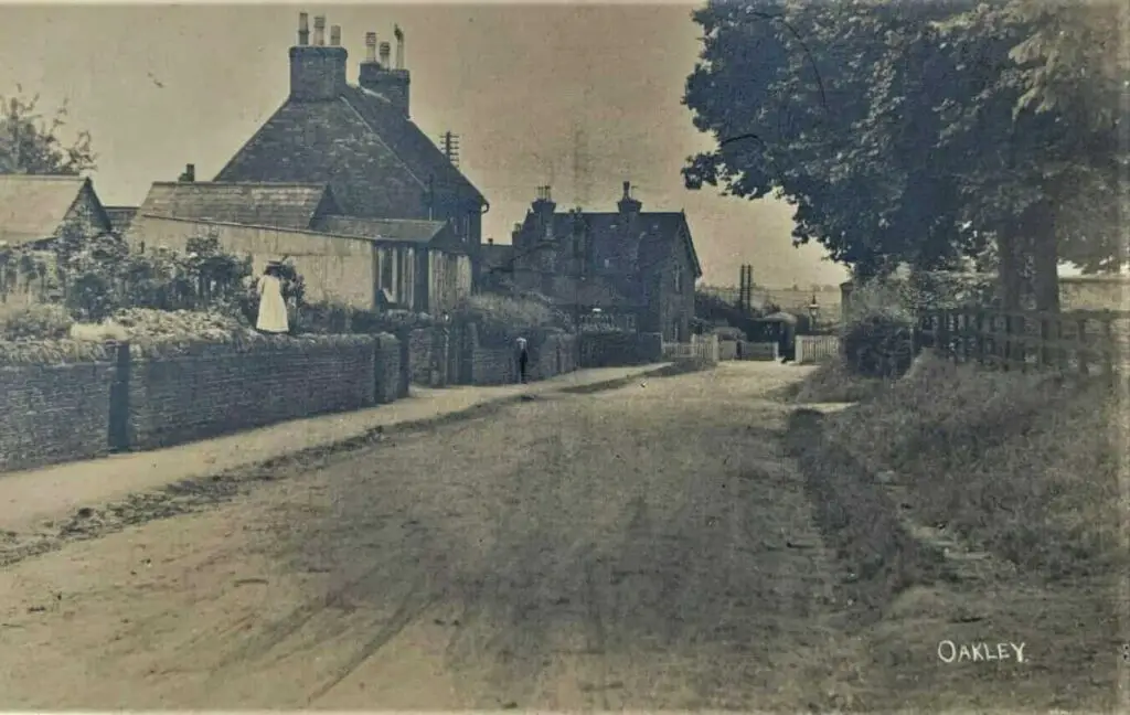 Old photo postcard of Oakley in Bedfordshire, England