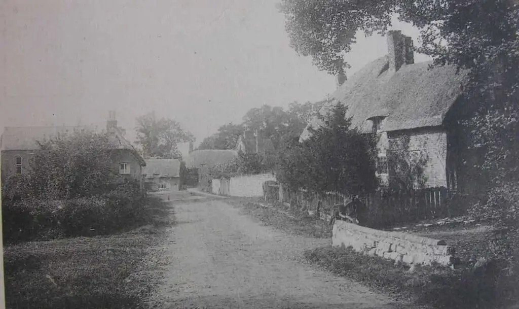 Old photo postcard of Weedon, Buckinghamshire, circa 1905