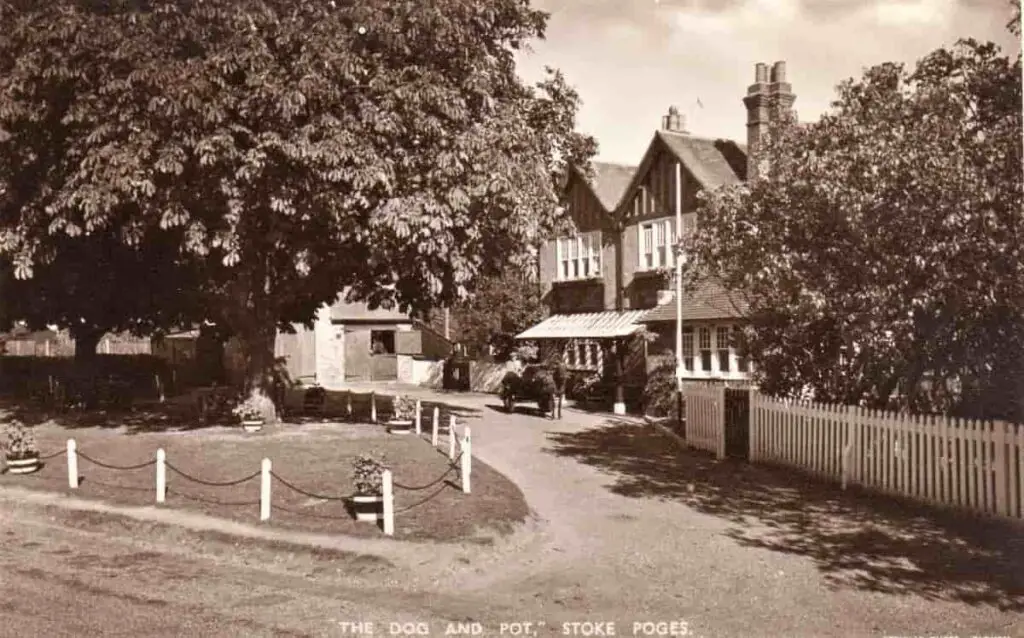 Old photo postcard of the Dog and Pot pub at Stoke Poges in Buckinghamshire
