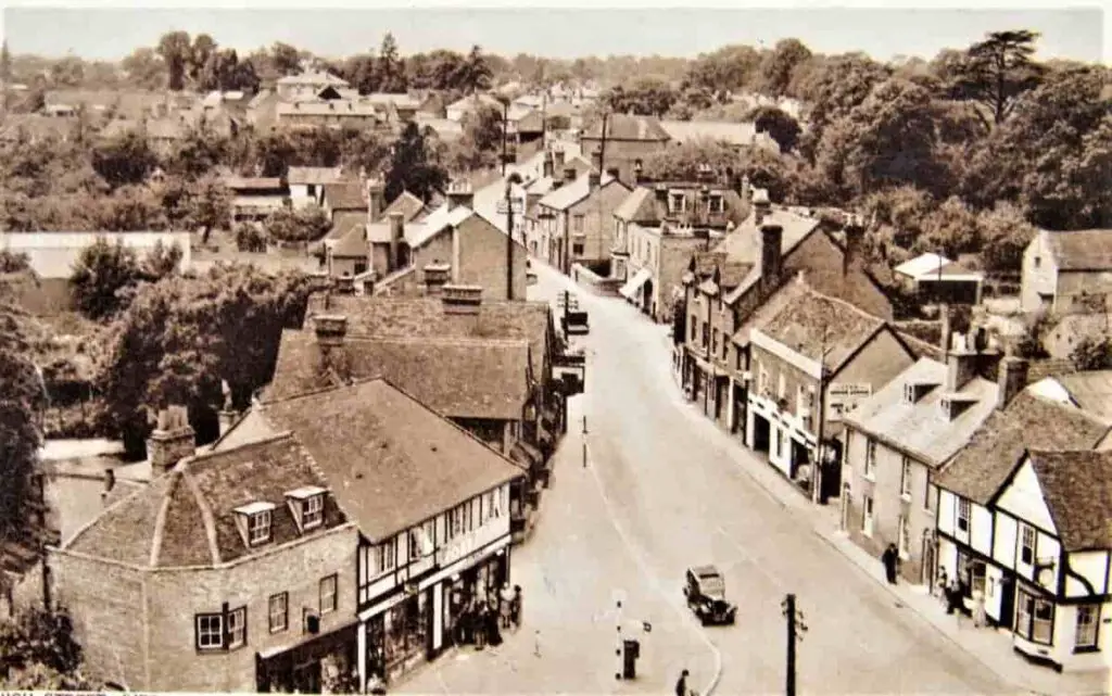 Old photo postcard of the High Street at Iver, Buckinghamshire
