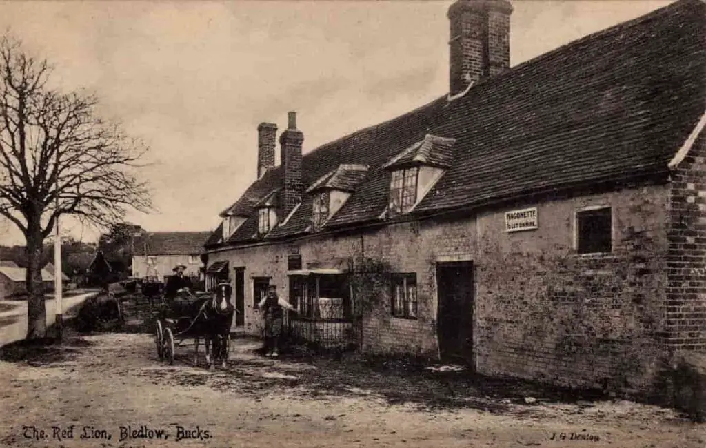 Old photo postcard of the Red Lion pub at Bledlow in Buckinghamshire, England
