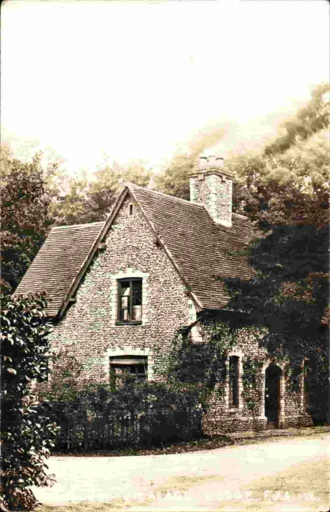Old photo postcard of the Vicarage Lodge at Prestwood, Buckinghamshire