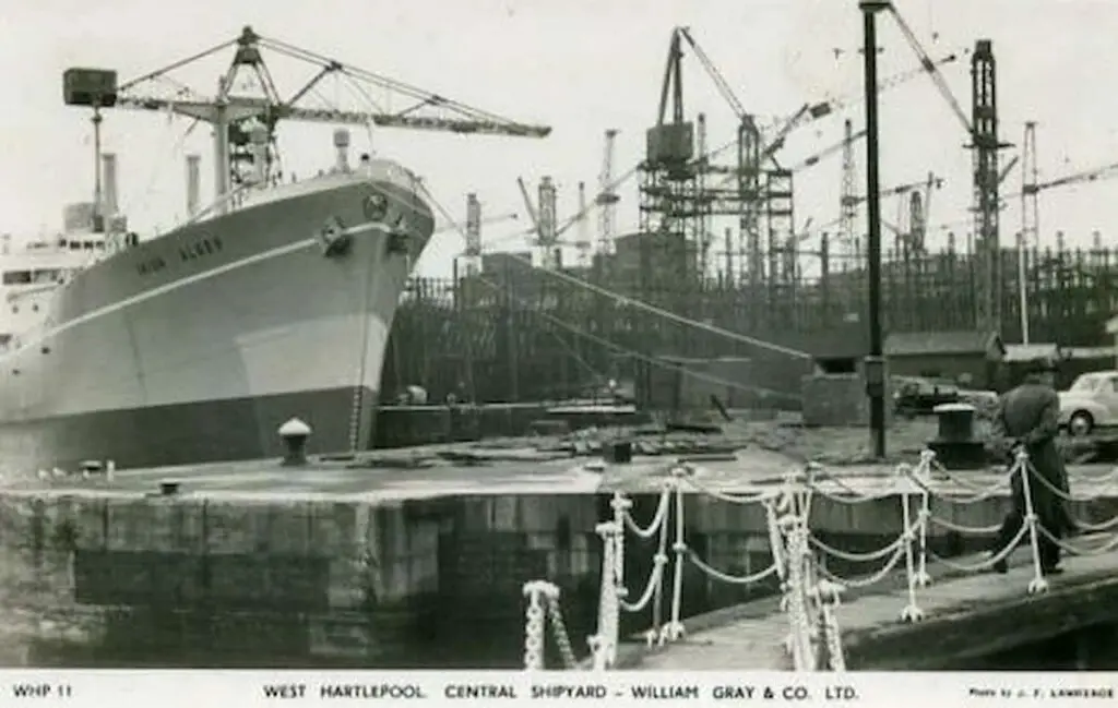 Old photo postcard of the West Hartlepool Central Shipyard, County Durham, England