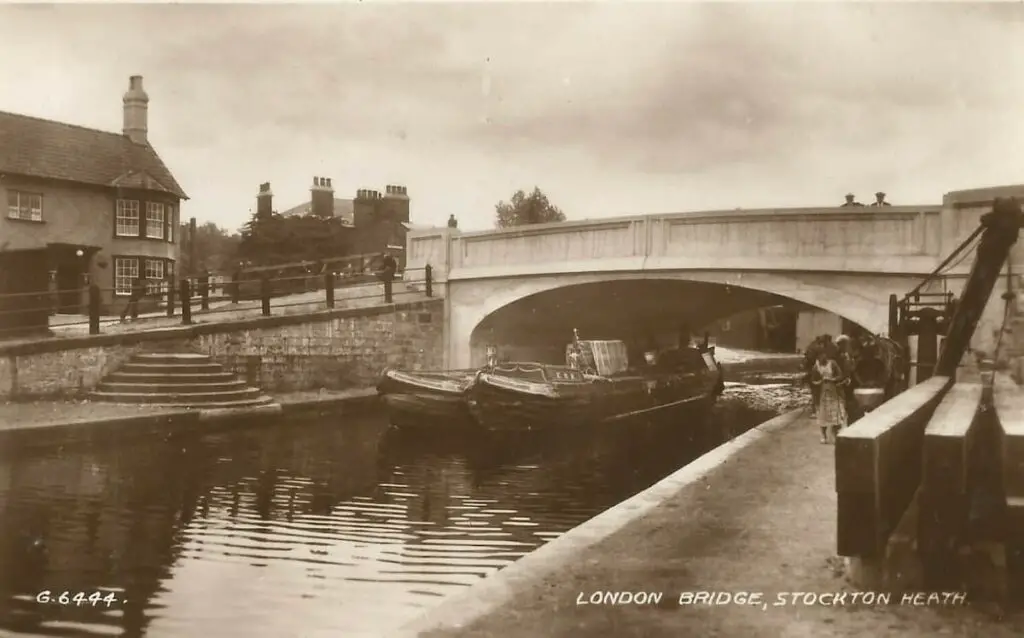 Vintage postcard of London Bridge at Stockton Heath, Cheshire