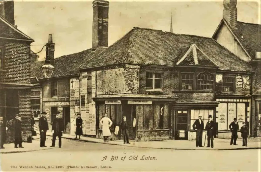 Vintage postcard of an old photo of Luton, Bedfordshire