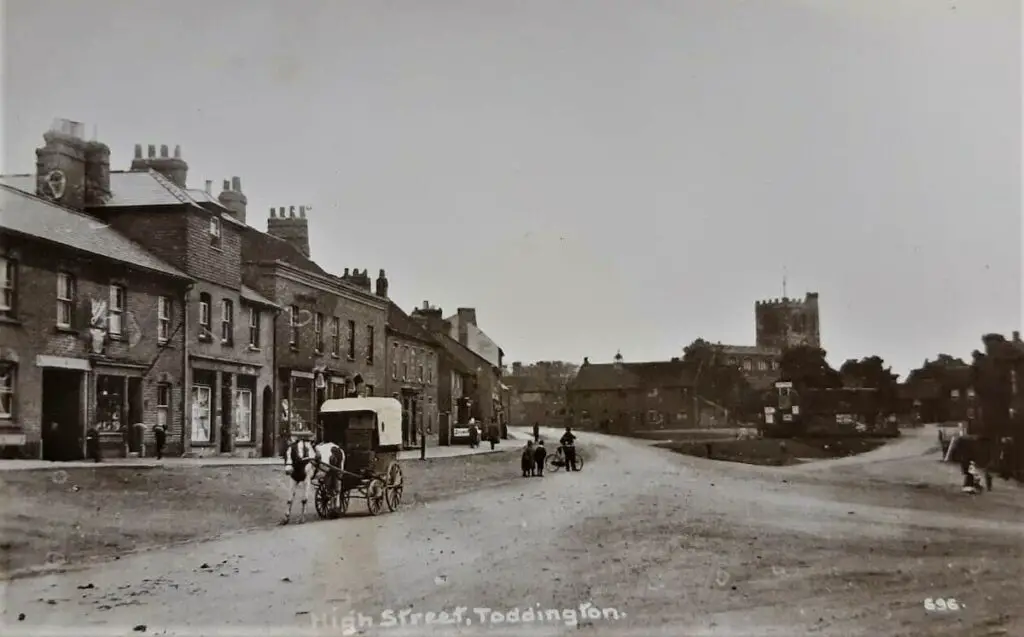 Vintage postcard of the High Street in Toddington, Bedfordshire, which was posted in 1925