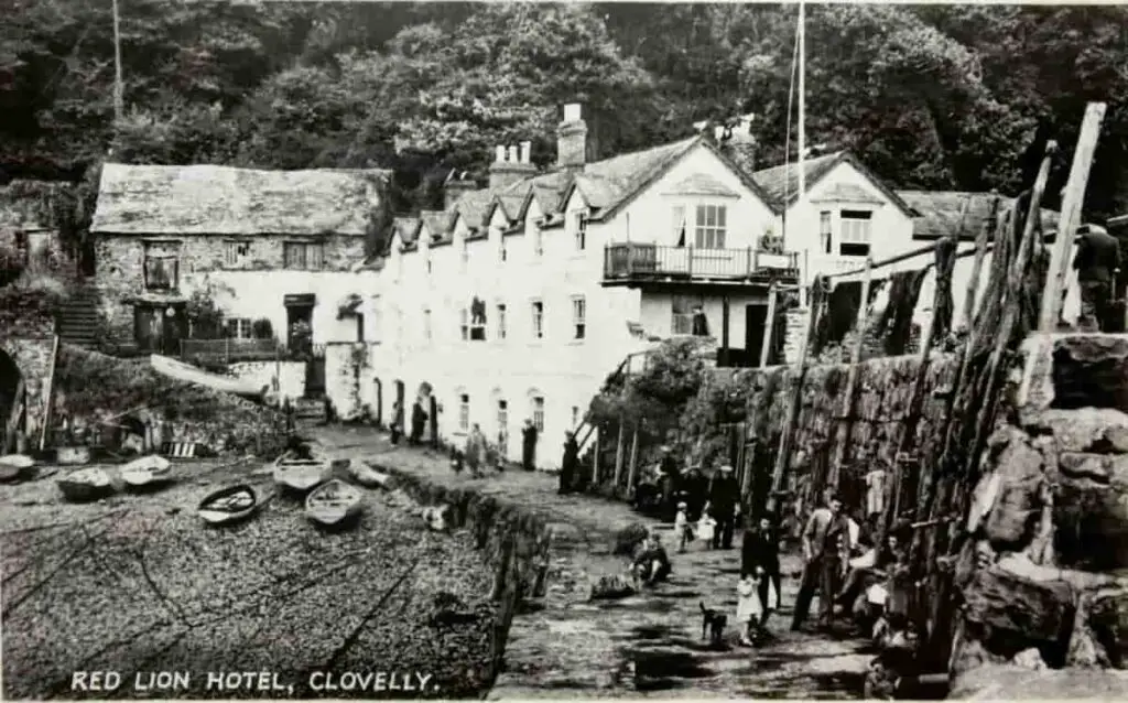 Vintage postcard of the Red Lion Hotel in Clovelly, Devon, England, circa 1950s