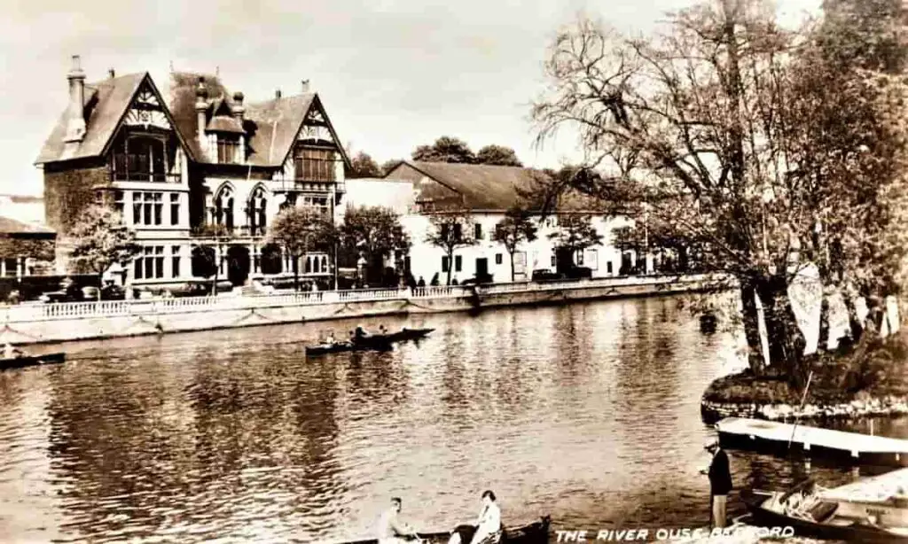 Vintage postcard of the River Ouse in Bedfordshire