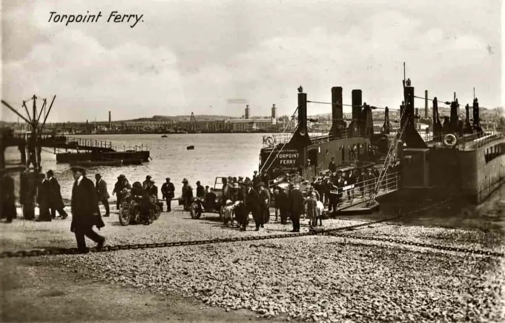 Vintage postcard of the Torpoint Ferry, which travelled between Torpoint and Devonport, circa 1926