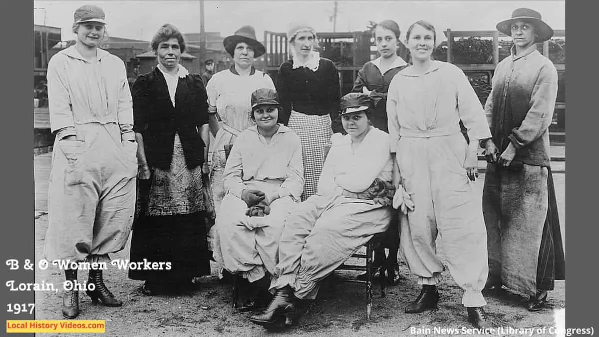 WW1 workers at B & O, Lorain, Ohio, 1917