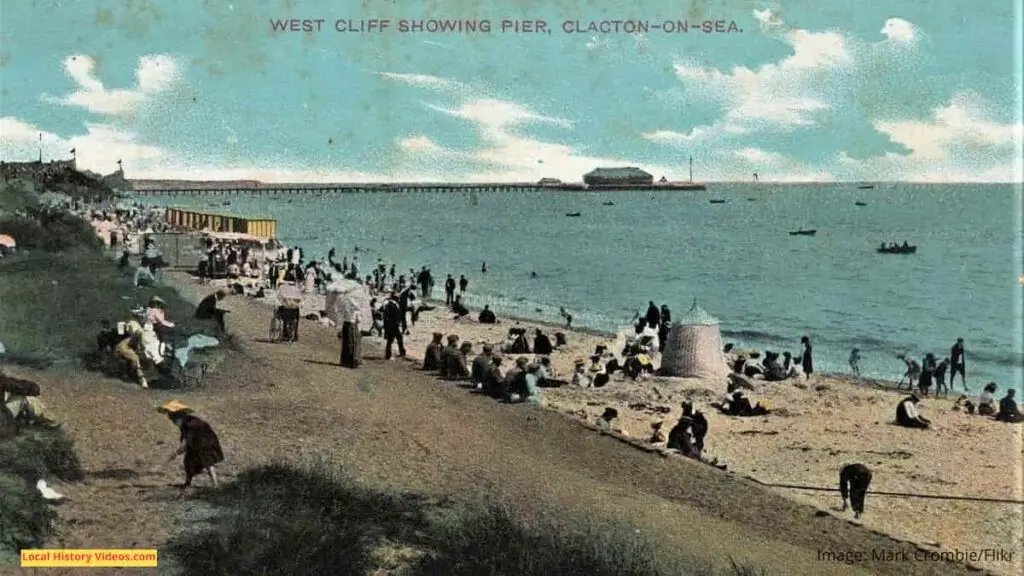 Old photo postcard of West Cliff, Clacton-on-Sea, with the view of the pier