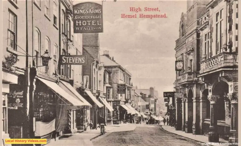 Old photo postcard of the High Street, Hemel Hempstead