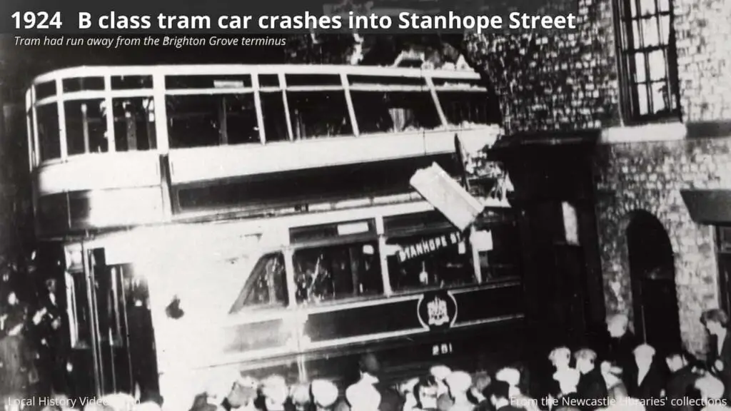 Old photo of the B Class tram accident in Stanhope Street, Fenham, Newcastle upon Tyne, in 1924