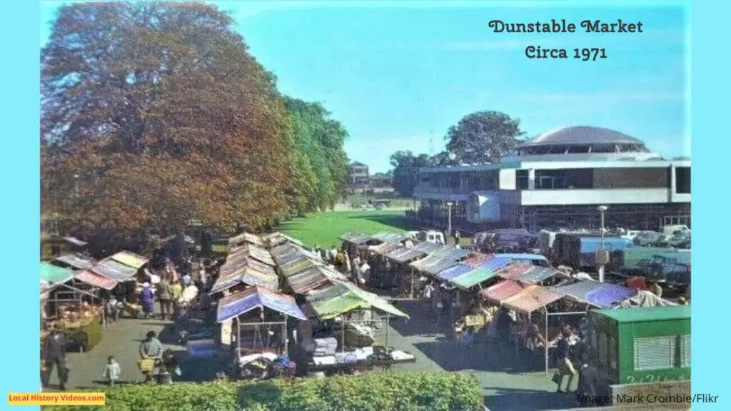 Old photo postcard of Dunstable Market in the early 1970s